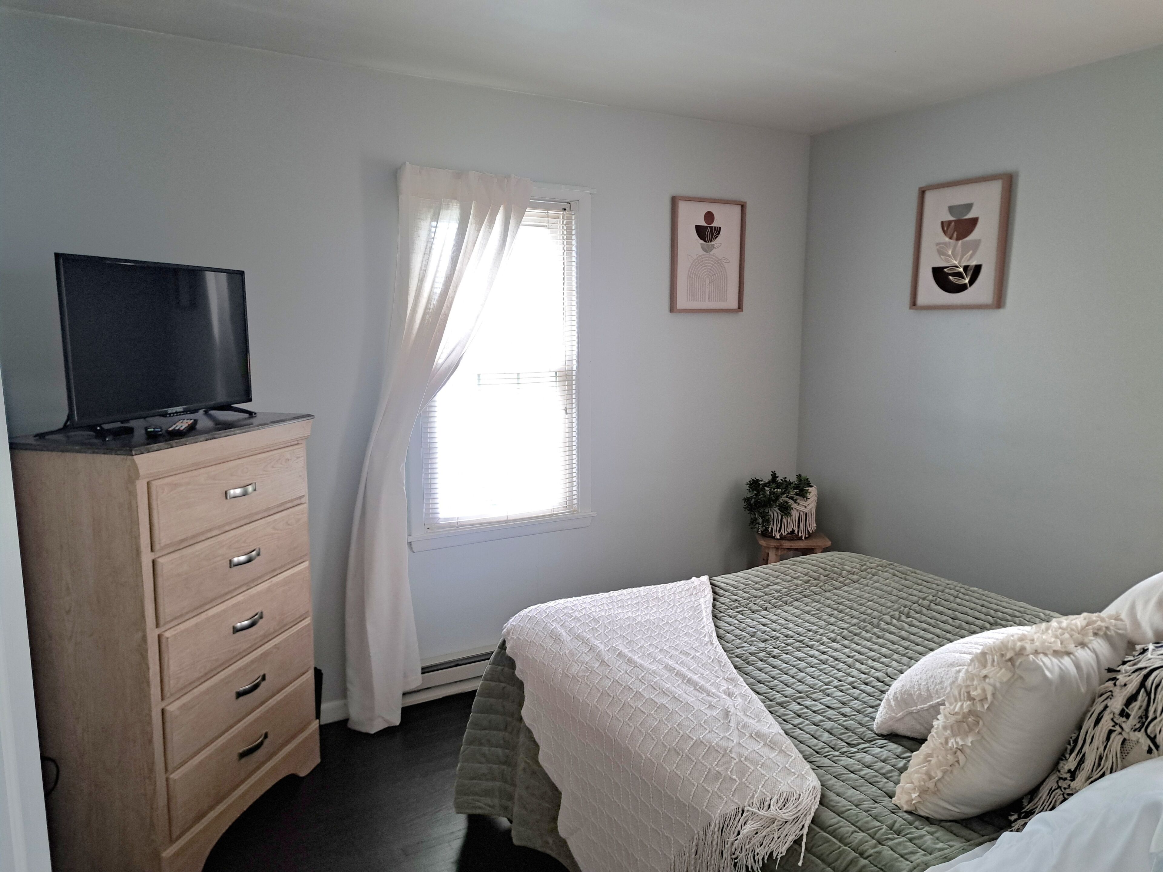 2 bedrooms, desk, free WiFi, bed sheets