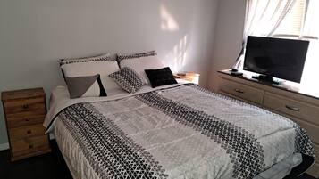 2 chambres, bureau, Wi-Fi gratuit, draps fournis