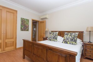 Room - One-Bedroom Apartment with Sea and Funchal View (Funchal)