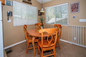 Cabane | Salle à manger