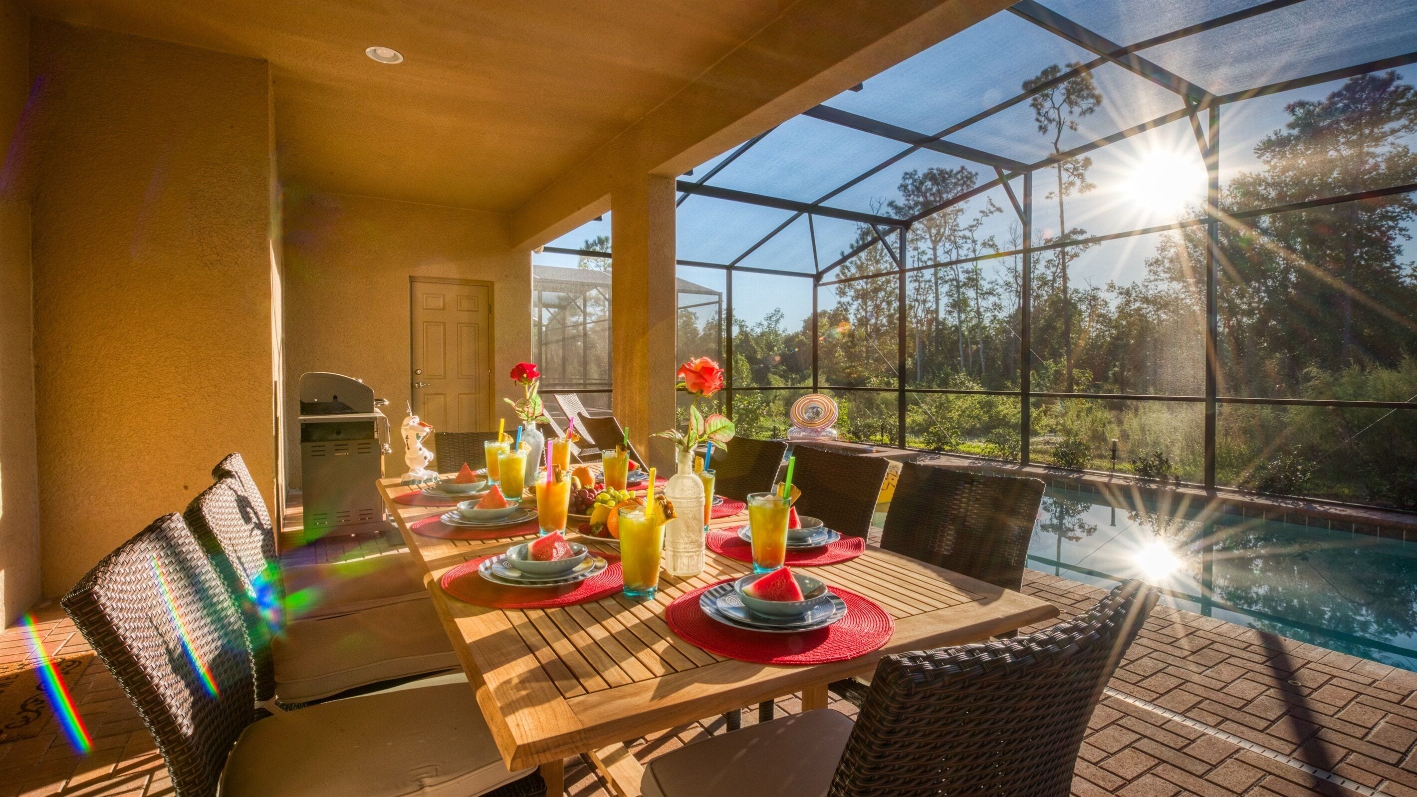 屋外ダイニングエリア