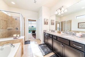 Bathtub, hair dryer, towels - "Paradise Found" Sensational 6 Bed Home W/Peloton (Kissimmee)