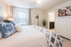 4 chambres, fer et planche à repasser, lit parapluie, Wi-Fi gratuit