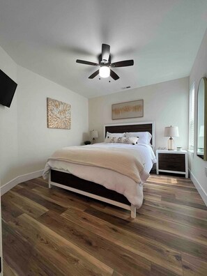 3 bedrooms, iron/ironing board, WiFi, bed sheets