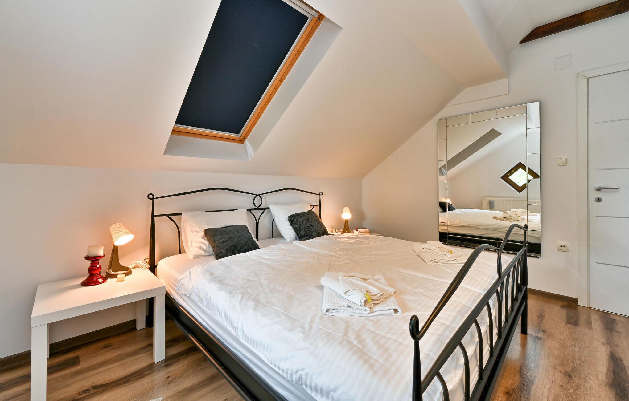 4 bedrooms, iron/ironing board, travel crib, free WiFi