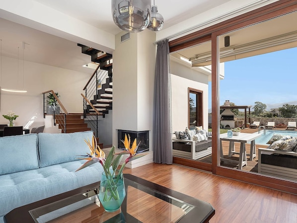 Villa, 5 Schlafzimmer, Balkon, Stadtblick | Wohnbereich