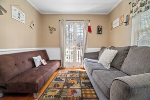 เบสิกเคบิน | ห้องนั่งเล่น