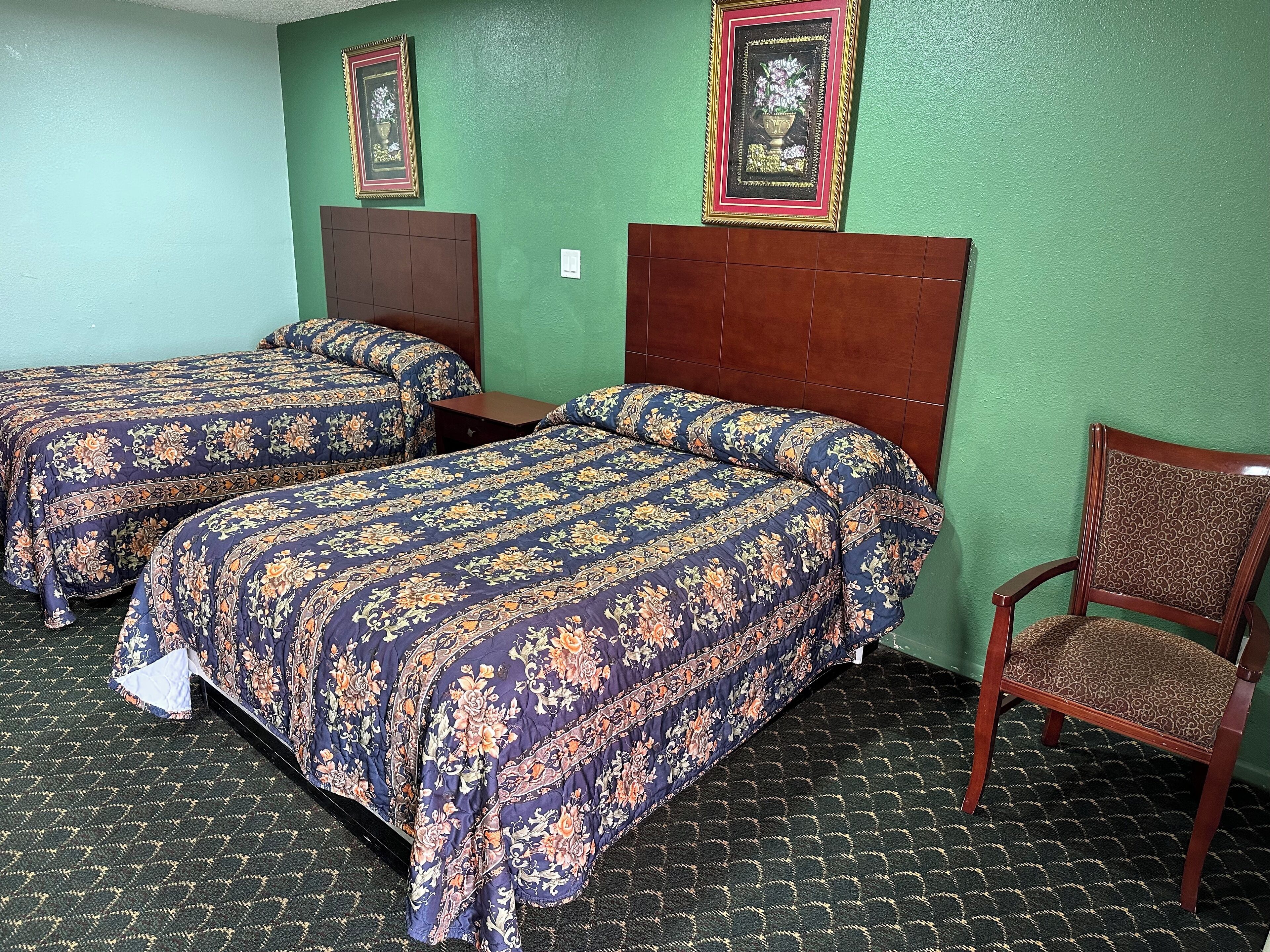 1 habitación, escritorio, tabla de planchar con plancha y wifi gratis 