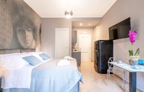 1 室のベッドルーム、WiFi