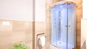 HandtĂŒcher, Seife, Toilettenpapier