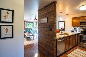 럭셔리 콘도 | 전용 주방 | 대용량 냉장고, 오븐, 쿡탑, 식기 세척기