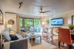 Luxury Condo | Living area