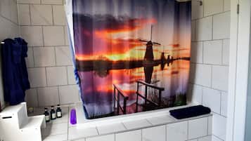 Deluxe Double Room | Bathroom