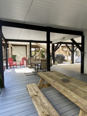 Outdoor dining - Rosie's Place - B21 is just like home! 🛺 (Myrtle Beach)