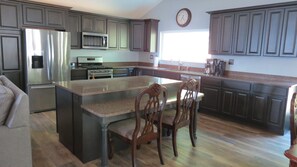 Private kitchen - Beautiful Lake Home - Resort /Marina amenities
Sleeps 13 - 4 bedroom 3 bathroom (Camdenton)
