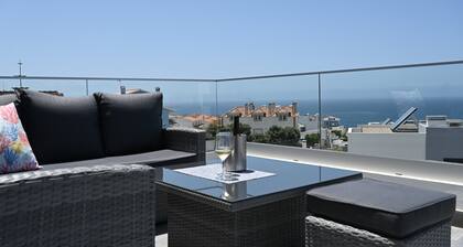 Luxuriöse Villa mit Meerblick und privatem Pool