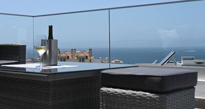 Luxuriöse Villa mit Meerblick und privatem Pool