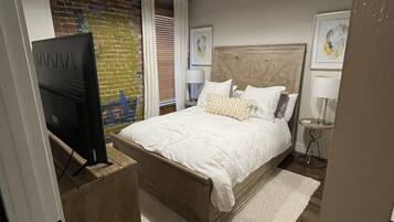 1 habitación, tabla de planchar con plancha, wifi y ropa de cama