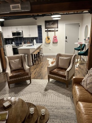 Interior - A Noteworthy Stay in The 1865 Building (Nashville)