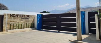 Beautiful Townhouse in Orchards of Brenamiel.