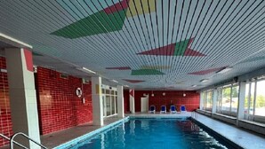 屋内プール、温水プール