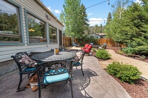 Basic Cabin | Terrace/patio - Mount Bearadise (Big Bear City)