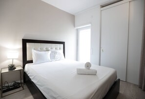 1 quarto, acesso à internet, roupa de cama