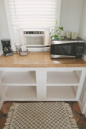 Interior - Tower Circle Motel- Queen Room ( Not Pet Friendly) (Buxton)