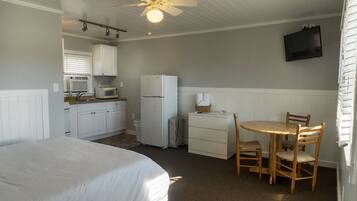 Strykjärn/strykbräda, wi-fi och sängkläder