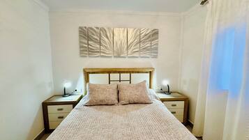 2 bedrooms, iron/ironing board, free WiFi, bed sheets