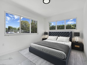 Room - Welcome to the peaceful beautiful North bay village island.  (North Bay Village)