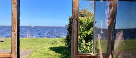 Chalet, 2 Bedrooms, Patio, Garden View | Interior