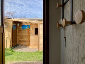 Chalet, 2 kamar tidur, patio, pemandangan kebun | Pintu masuk properti