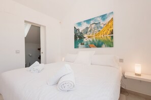 3 chambres, fer et planche à repasser, Wi-Fi, draps fournis