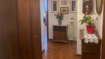 Apartment, 2 Bedrooms, Smoking, Balcony | Interior