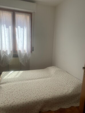 Apartment, 2 Bedrooms, Smoking, Balcony | 2 bedrooms