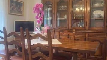 Apartment, 2 Bedrooms, Smoking, Balcony | Lounge