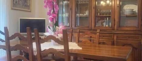 Apartment, 2 Bedrooms, Smoking, Balcony | Lounge