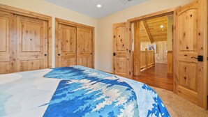 5 bedrooms, WiFi (free) - Coyote Flat  (Big Bear Lake)