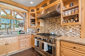 Basic Cabin | Private kitchen | Electric kettle - Coyote Flat  (Big Bear Lake)