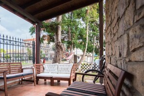 Talo, 4 makuuhuonetta, parveke | Terassi/patio