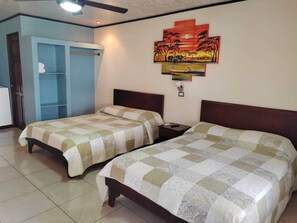 Literie de qualité supérieure, surmatelas, bureau
