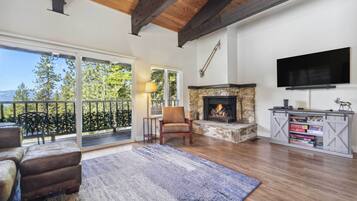 TV, fireplace, stereo
