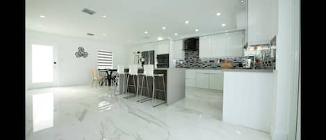 House, 3 Bedrooms, Accessible, Smoking | Dining room