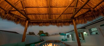 Maggie Home In Kendall - Pool And Tiki Bar
