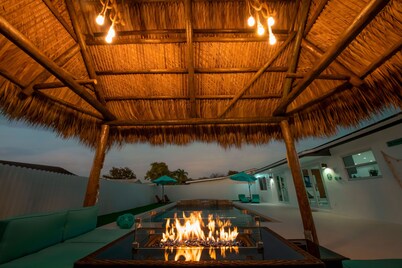 Maggie Home In Kendall - Pool And Tiki Bar