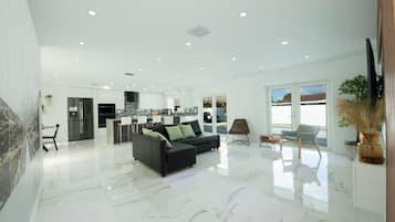 House, 3 Bedrooms, Accessible, Smoking | Living area