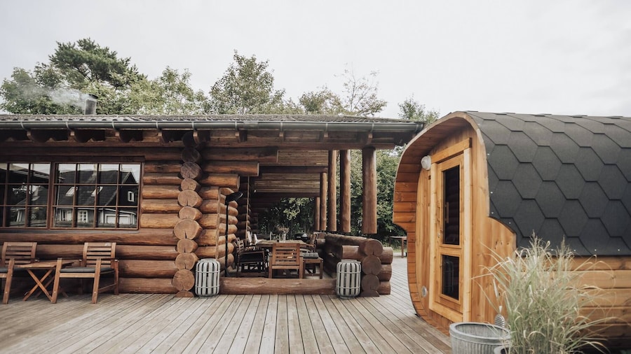 Fjordhygge, Cozy Log Retreat Near Sea & Forest - Sauna & Outdoor Living
