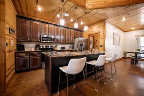 Fridge, microwave, oven, stovetop - Always On My Mind · EV Charger | Game On! Arcade & Fun-Filled Outdoors (Broken Bow)