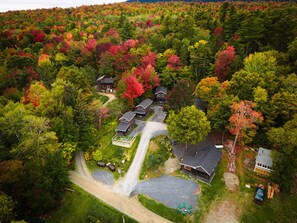 Exterior - Twilight - Cabin 5 · Lawrence`s Lakeside Cabins | `Twilight` Waterfront (Rockwood)